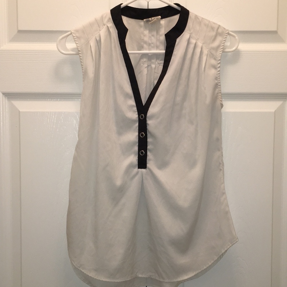 GUC Converse One Star Sleeveless Blouse